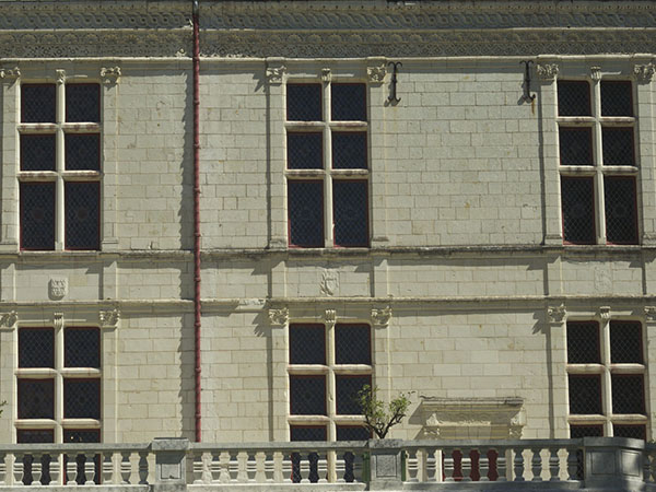 Château Gaillard, Amboise, the richly sculpted cornice