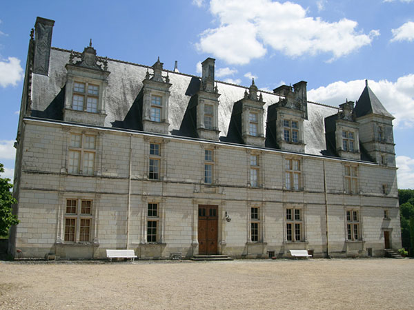 Château de Nitray, the façade facing the courtyard