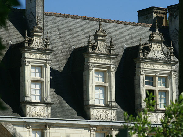 Château de Nitray, dormer windows facing the courtyard